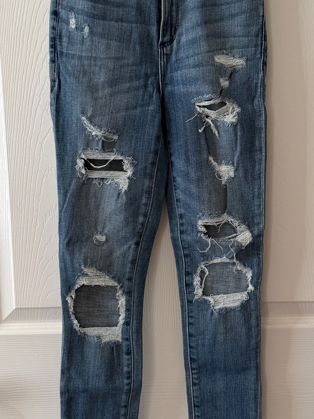 Abercrombie & Fitch Distressed Dark Blue Skinny Jeans